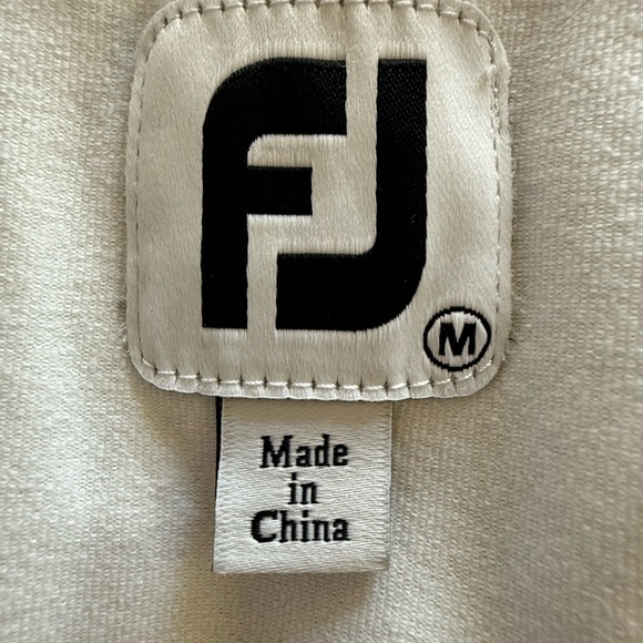 Foot Joy Women”s Insulated Blue and White Vest. Size Medium - Picture 9 of 10